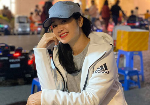 Nhan sắc xinh đẹp, trẻ trung khó tin của bà Cúc ‘Hướng dương ngược nắng’