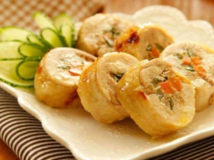 Cách làm gà cuộn rau củ đẹp mắt ngon miệng
