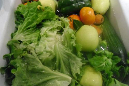 Làm sạch rau củ tốt nhất với giấm - khử hết thuốc trừ sâu
