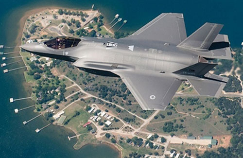 'Đặt vòng hoa cho F-35, ngừng ném tiền vào lỗ chuột'