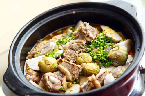 Chỉ cách làm vịt om sấu thơm ngon, hấp dẫn hơn cả ngoài hàng ai ăn cũng thích