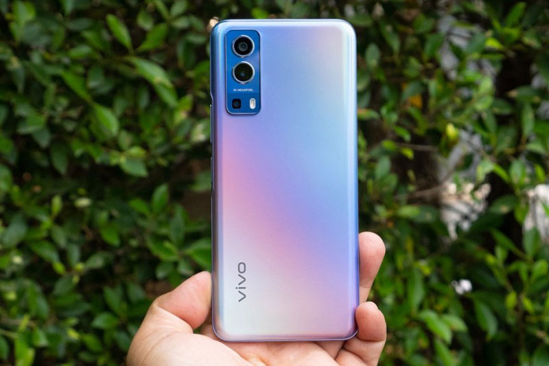 Vivo trình làng smartphone 5G, RAM 8 GB, pin 5.000 mAh, giá 7,5 triệu đồng