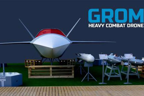 Grom chỉ huy bầy đàn, xuyên thủng phòng thủ đối phương