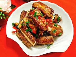 Cách làm món sườn lợn chiên nước mắm thơm ngon, lạ miệng mê hoặc cả nhà