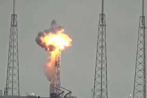 UFO tiêu diệt tên lửa Falcon 9 của Mỹ?