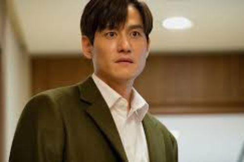 Trước khi vào phòng sinh, vợ đưa tôi mẩu giấy nhỏ với nội dung choáng váng, hé lộ sự thật chôn giấu nhiều năm qua