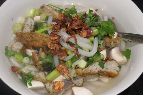 Bánh canh chả cá Nha Trang - món ngon làm nên văn hóa ẩm thực Khánh Hòa