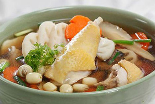 M&#x1EB9; tr&#x1ED5; t&#xE0;i n&#x1EA5;u canh n&#x1EA5;m h&#x1EA1;t sen, gi&#xE0;u dinh d&#x1B0;&#x1EE1;ng, gi&#x1EA3;i nhi&#x1EC7;t m&#xF9;a h&#xE8; hi&#x1EC7;u qu&#x1EA3;