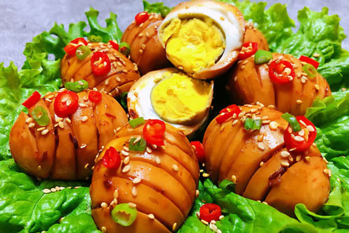 Đổ bia vào trứng rồi làm theo cách này, chỉ 3 phút có ngay món vừa lạ vừa ngon, thơm nức cả mũi