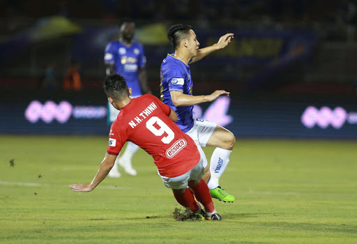 Vòng 5 V. League ngày 23/03: Phan Văn Đức lập siêu phẩm, Hùng Dũng chấn thương nghiêm trọng