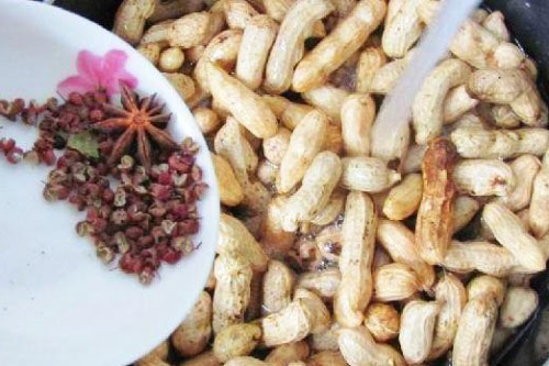 Muốn lạc luộc đậm vị giòn ngon hãy cho thêm thứ này, bảo đảm ông xã sẽ thích mê ly