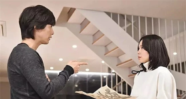 Bị chồng nhốt ngoài cửa lúc đêm khuya vì để con khóc, vợ giật thót nghe 1 tiếng gọi nghẹn ngào, sau đó cô lập tức đưa ra quyết định bước ngoặt - Ảnh 1. Bị chồng nhốt ngoài cửa lúc đêm khuya vì để con khóc, vợ giật thót nghe 1 tiếng gọi nghẹn ngào, sau đó cô lập tức đưa ra quyết định bước ngoặt - Ảnh 1.