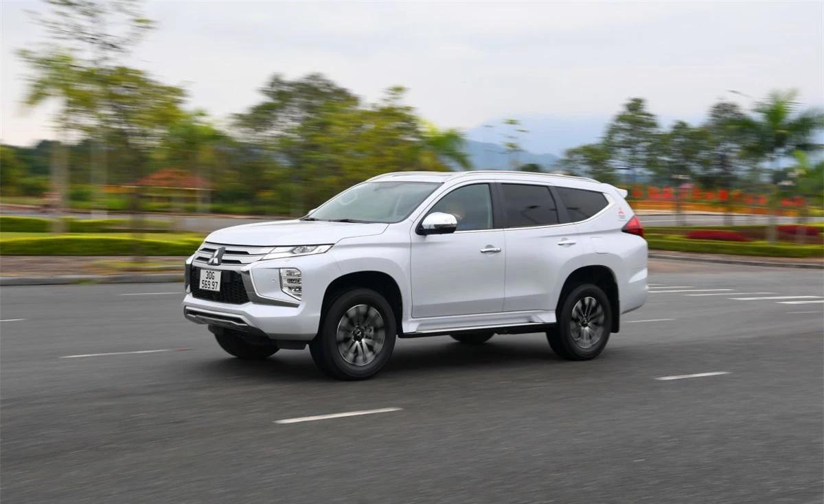 Mitsubishi Pajero Sport 2020 lấy ngoại hình là điểm nhấn-9