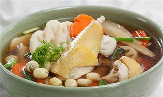 Canh nấm hạt sen bổ dưỡng thanh nhiệt