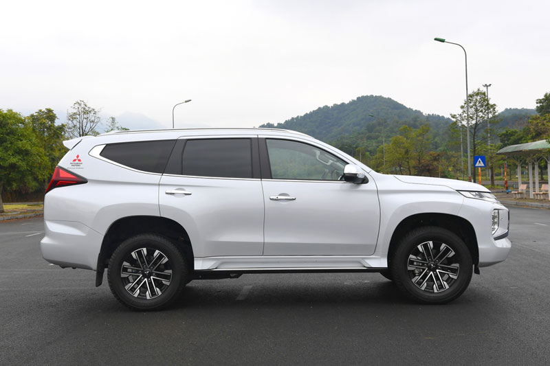 Đánh giá Mitsubishi Pajero Sport 2020, đối thủ của Toyota Fortuner, Hyundai Santa Fe