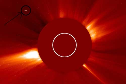 Phát hiện UFO siêu khổng lồ gần Mặt Trời?