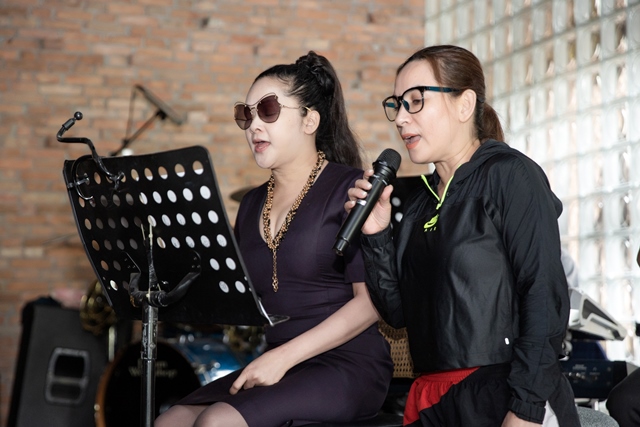 Như Quỳnh - Mạnh Quỳnh - Phi Nhung cùng kể “Chuyện ba người”