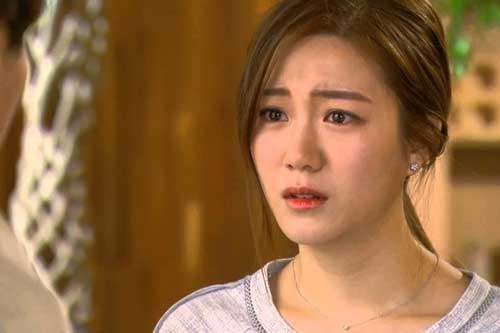 Hao tổn tâm sức mới đuổi được “chính thất”, ngày anh có bồ tôi choáng váng khi thấy mặt tình địch