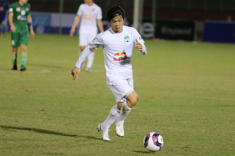 Công Phượng ghi bàn đầu tiên, Kiatisuk nói gì?