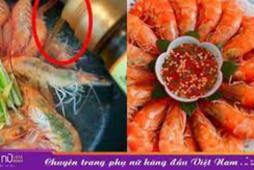 Dù luộc hay hấp, chỉ cần thêm gia vị này, tôm vừa hồng đỏ vừa thơm ngon