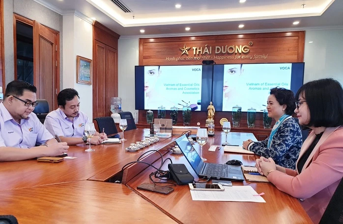 Tham tán Malaysia bày tỏ có thể kết nối thúc đẩy thúc tiến thương mại với VOCA thông qua các hội thảo trực tuyến và các chương trình xúc tiến thương mại giữa hai nước trong thời gian tới. 