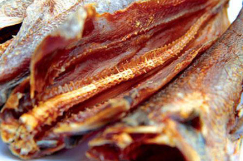 Tuyệt chiêu làm giảm độ mặn trong cá khô giúp món ăn trọn vị hơn cả ngoài hàng