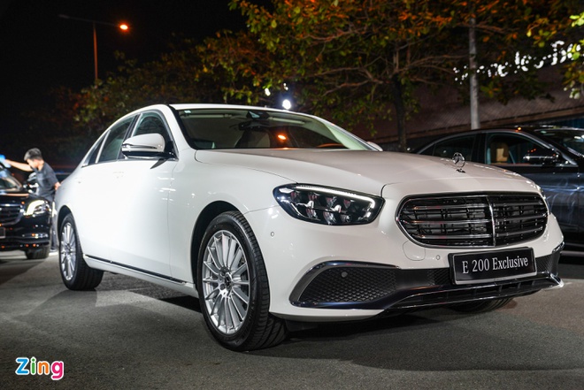 Mercedes-Benz E-Class 2021 ra mắt Việt Nam với giá từ 2,31 tỷ đồng, cạnh tranh với Lexus ES 250, BMW 5-Series