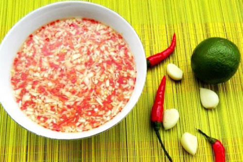 Pha nước chấm cho thêm thứ này vào chấm món nào cũng ngon hết ý