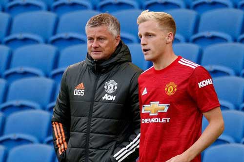 Solskjaer cần thử nghiệm mới nơi hàng tiền vệ để 'cứu' Van de Beek
