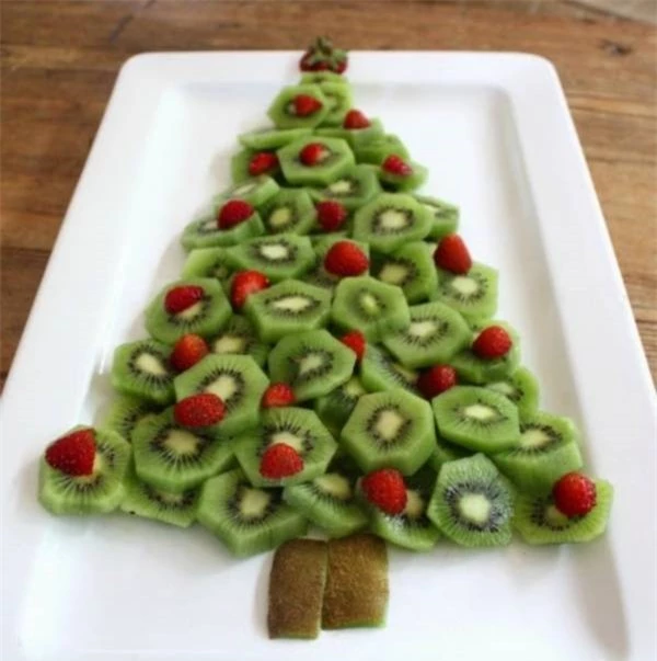 32013-kiwi-fruit-christmas-tree-1