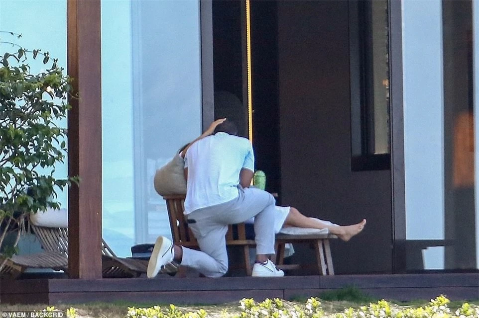 Jennifer Lopez và bồ trẻ ôm hôn tình tứ đập tan tin đồn hủy hôn ảnh 3