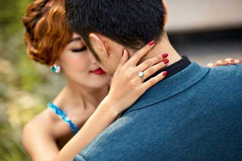 Trai trẻ 'tàn đời' vì ham tiền nhận lời làm tròn vai chú rể