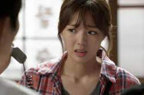 Hết thời gian nghỉ thai sản, tôi gọi điện nhờ mẹ chồng chăm cháu, nào ngờ bà nói một câu làm tôi ngây ngốc