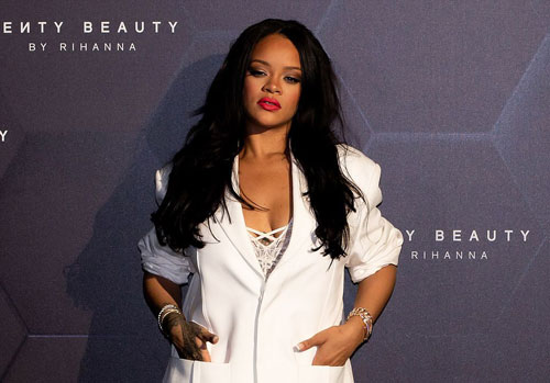 Cận cảnh căn biệt thự mới tậu hơn 300 tỉ đồng của Rihanna