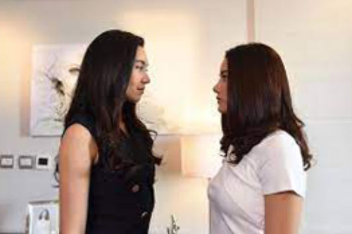 Tôi và chị dâu đưa mẹ đi khám bệnh, lúc bảo chị trả tiền thuốc thì nhận được câu đáp không thể tin nổi, sự việc phía sau càng rối ren hơn