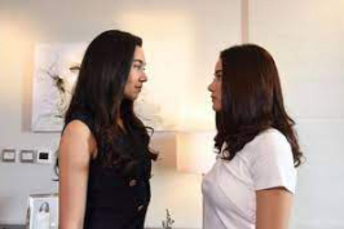 Thương tình cô giúp việc có hoàn cảnh khó khăn, tôi cho hẳn 10 triệu để về quê chăm chồng, không ngờ bắt gặp cảnh tượng khó tin