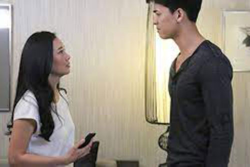 Mỗi tháng chồng đưa vợ 3 triệu, còn lại để dành tiền mua xe tặng người tình, vợ biết vẫn vui vẻ như không nhưng màn "ra tay" mới thật bất ngờ