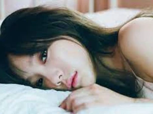 Nhìn thấy đối tượng xem mắt ngồi trên xe lăn, tôi tức giận bỏ về, song anh ta gọi lại hỏi một câu khiến tôi phải hối hận