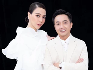 Cường Đô La hiếm hoi diện vest bảnh bao như chú rể bên cạnh bà xã Đàm Thu Trang