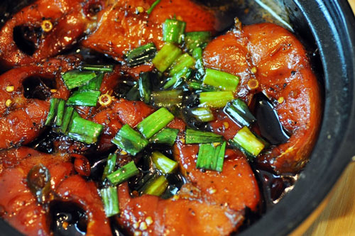 Cách kho cá bằng nồi cơm điện vừa ngon vừa nhàn, chị em nên học ngay