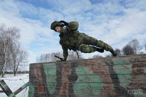 Những ‘bông hồng thép’ của quân đội Nga khoe sắc