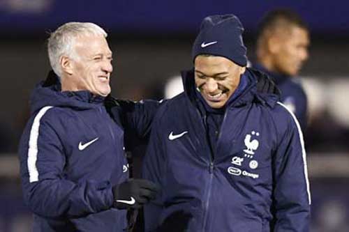 Kylian Mbappe bắt buộc phải 'tiến hóa'