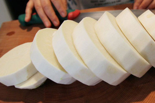 Uống nước ép củ cải trắng giúp giảm cân hiệu quả