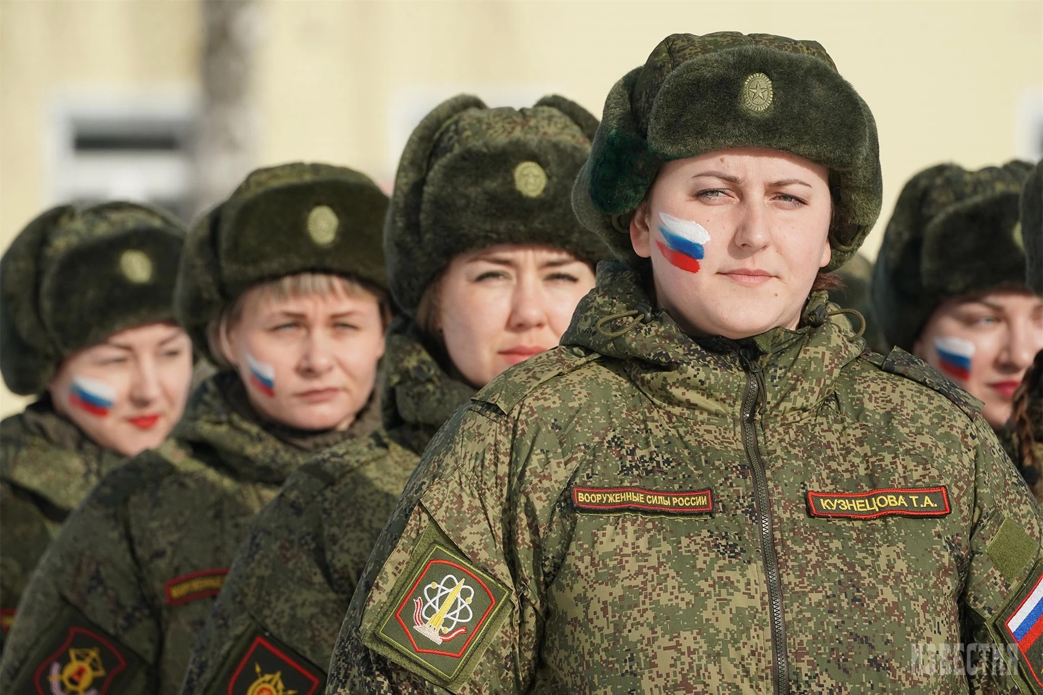 Những ‘bông hồng thép’ của quân đội Nga khoe sắc