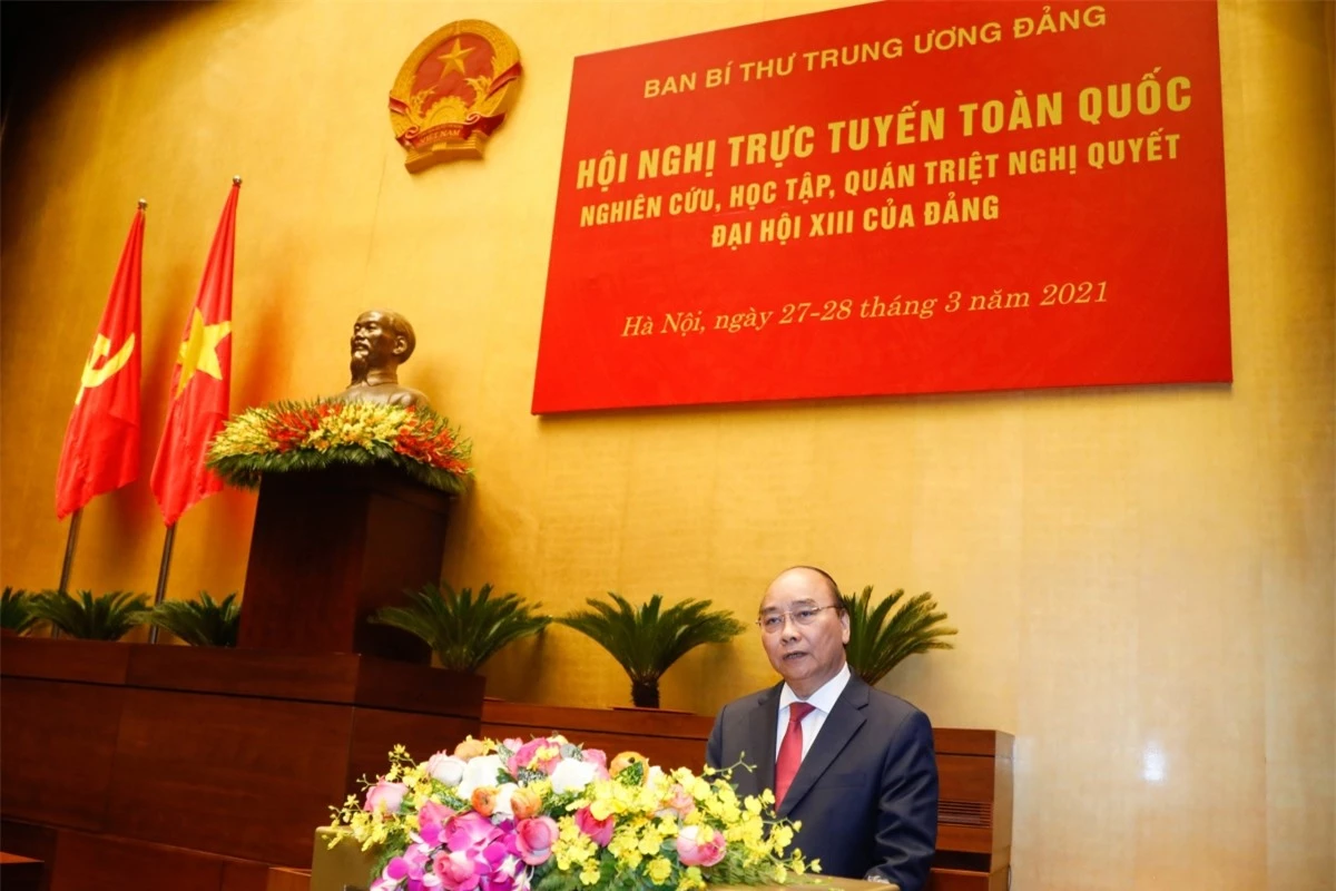 Thủ tướng Nguyễn Xuân Phúc trình bày chuyên đề tại Hội nghị trực tuyến toàn quốc quán triệt Nghị quyết Đại hội Đảng lần thứ XIII.
