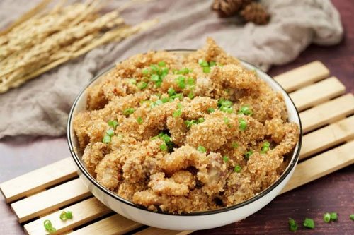 Thịt lợn kho, luộc ăn mãi cũng chán, đem trộn với gạo rồi làm theo cách này có ngay món ngon lạ miệng