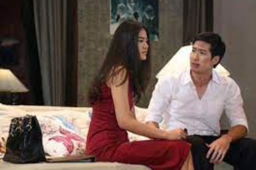 Nhìn phòng cưới mà tôi nổi da gà, đến khi chồng tương lai nói ra dụng ý trang trí thì tôi càng hoảng sợ