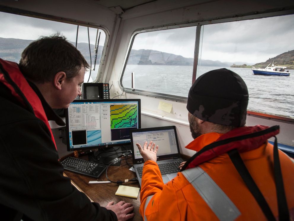 Phát hiện 'quái vật hồ Loch Ness' dưới đáy hồ ở Scotland