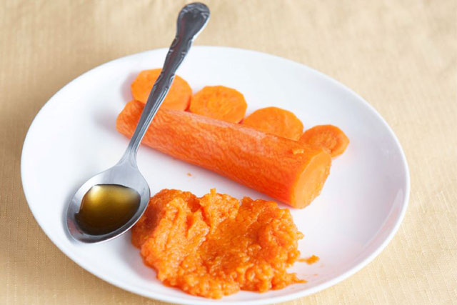 Cách trị mụn hiệu quả từ nước ép cà rốt