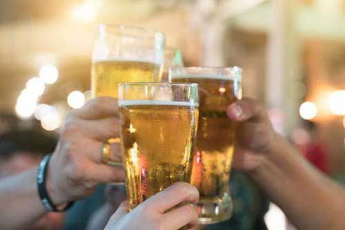 Bí quyết giúp các quý ông uống rượu bia 'ngàn chén' không say